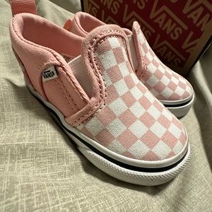Vans Asher pink checkerboard sneaker, Toddler size 4T